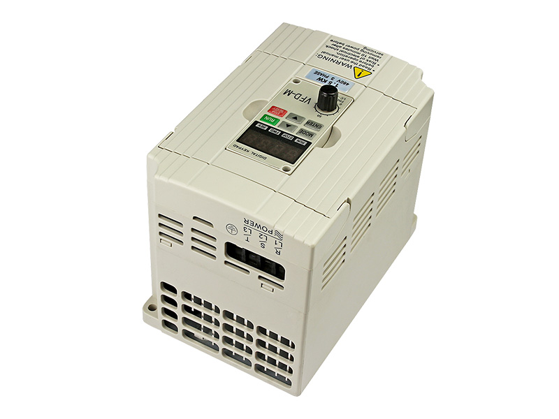 8000S通用變頻器，變頻調(diào)速器，變頻器廠家，電機(jī)變頻器，三相變頻器